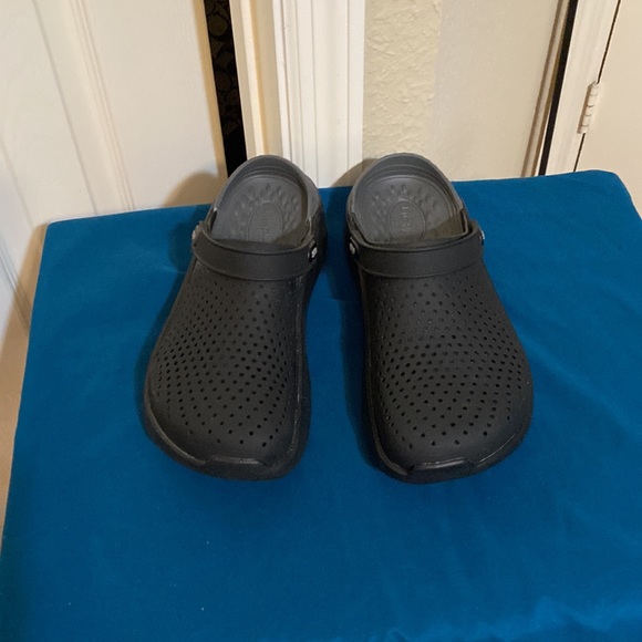 Crocs - Picture 10 of 14